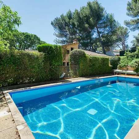 Casa vacanze In Les Angles With Kitchen Les Angles (Gard)